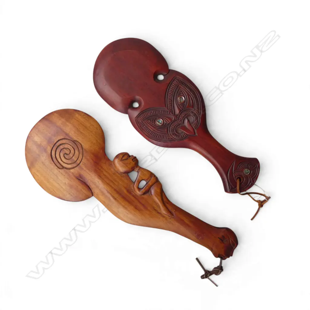 2 MODERN MAORI CARVED CLUBS L.430mm Image 1++