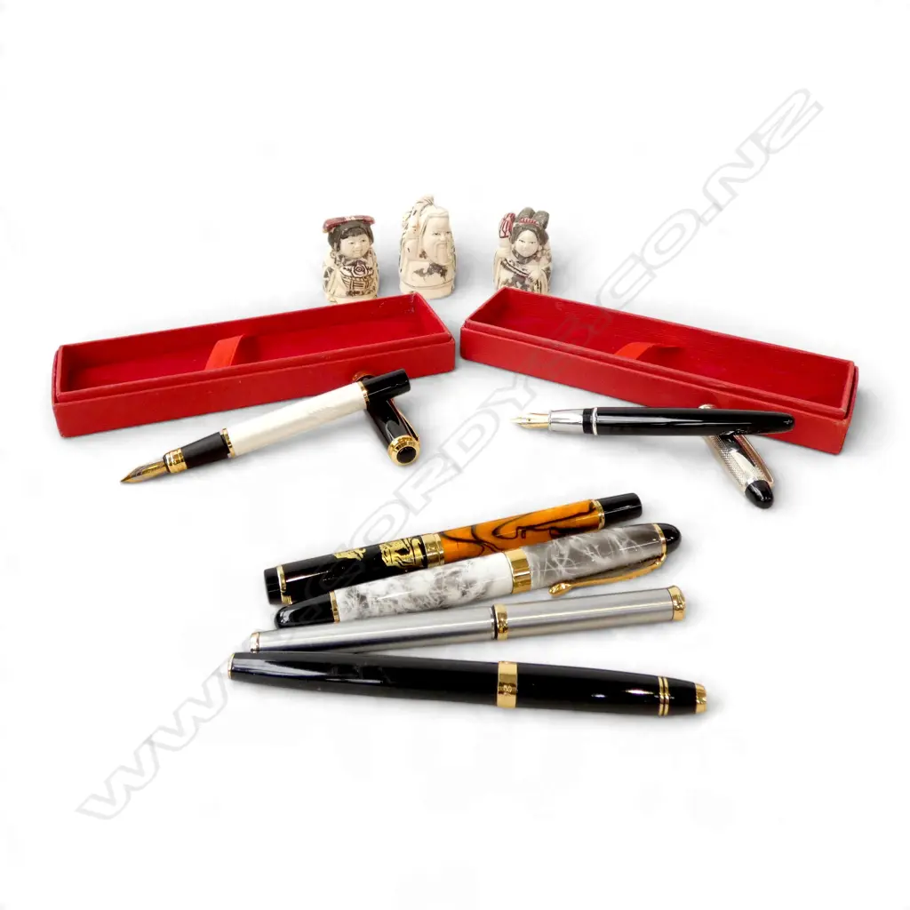 6 PENS + 3 BONE NETSUKE H.50mm Image 1++