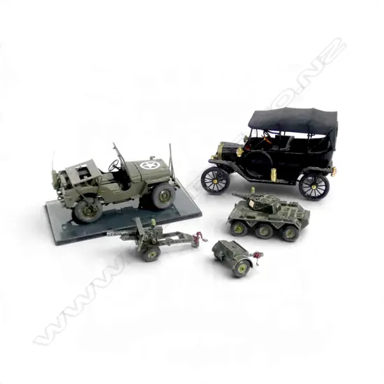 5 MODEL VEHICLES INCL. FRANKLIN MINT FORD L.210mm