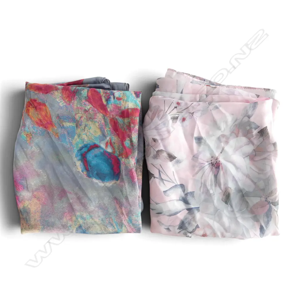 2 SCARVES IN PINK MULTICOLOUR Image 1++