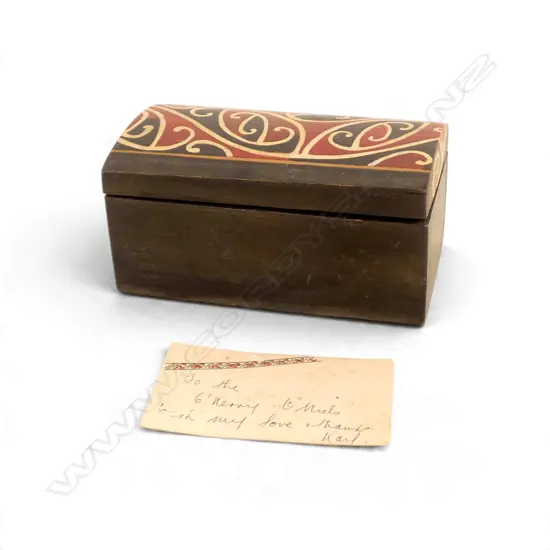 1930’s MAORI HEKE RAFTER PATTERN HANDPAINTED WOODEN BOX w. LABEL & CARD, L.120mm W.68mm H.60mm