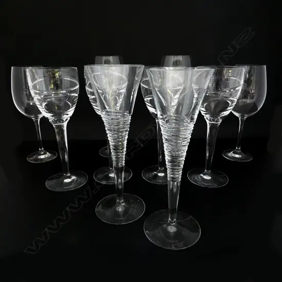 10 LG WINE GLASSES INCL. 6 JASPER CONRAN FOR STUART H.275mm
