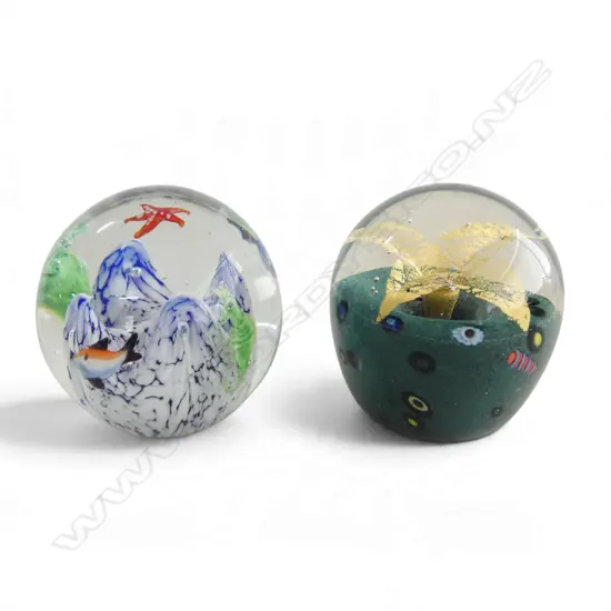 2 ART GLASS PAPERWEIGHTS - GOLD FOIL & SEALIFE, H.80mm