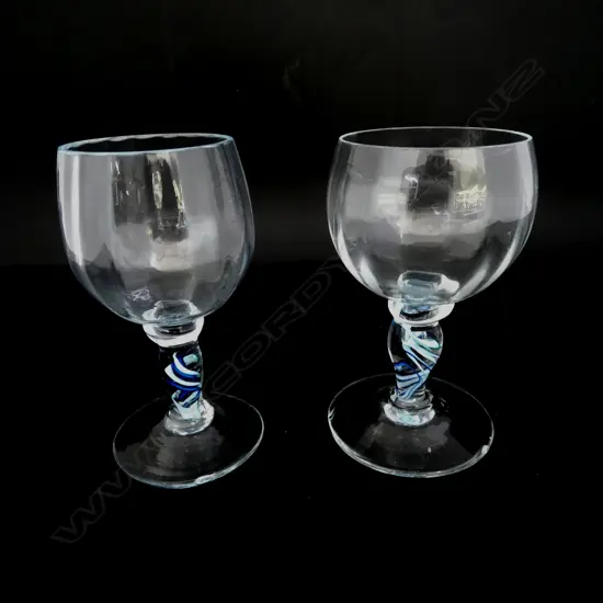 2 MOUTH BLOWN STEMMED GLASSES H.135mm