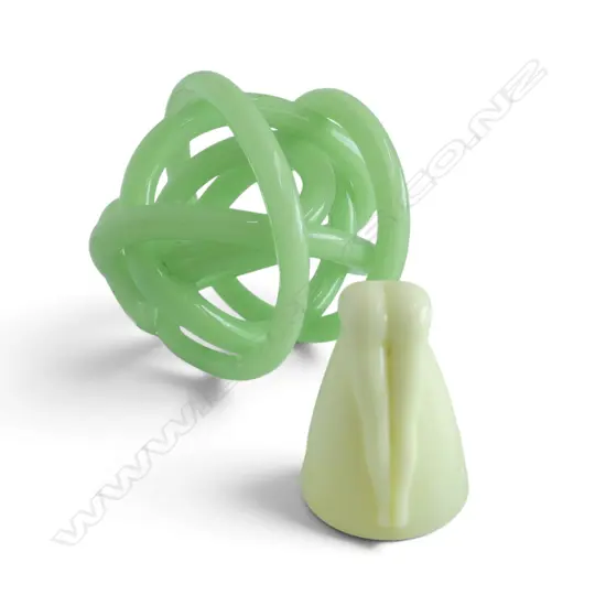 GREEN GLASS KNOT ORNAMENT + MCKEE URANIUM SHOT GLASS H.150mm