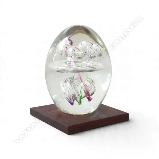 VINTAGE HAND-BLOWN ART GLASS PAPERWEIGHT