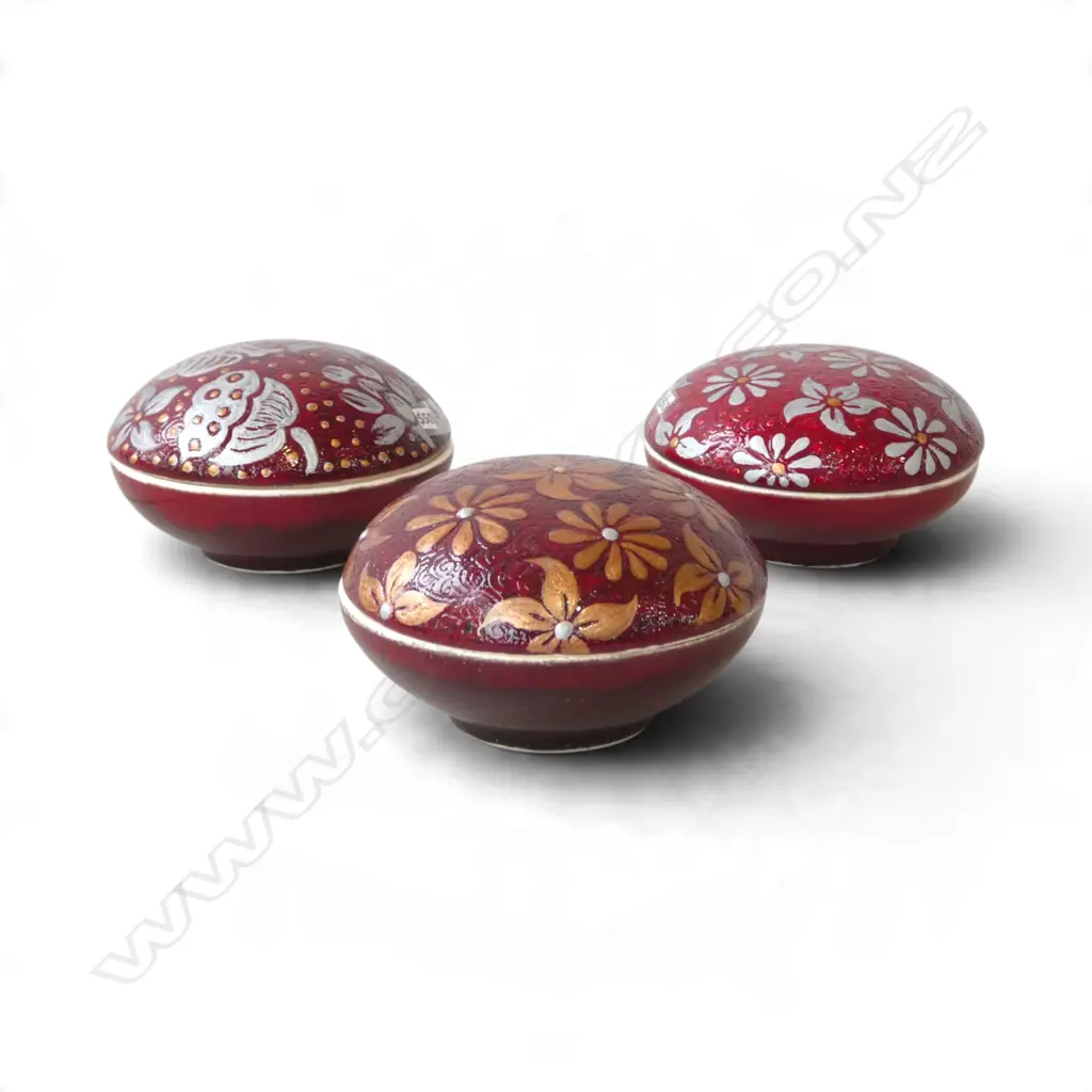 3 KEUM SUN LEE TRINKET BOXES, RUST RED/SILVER/GOLD Image 1++