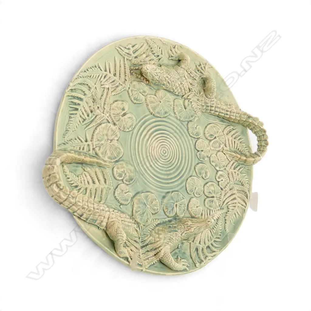 CERAMIC PLATTER w CROCODILE DECORATION IN RELIEF, Dia.300mm Image 1++