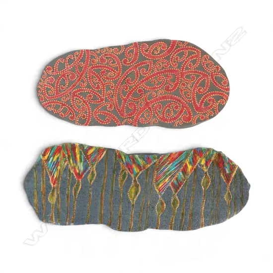 2 KEUM SUN LEE ORGANIC SHAPED DISHES, L.300/360mm, 1 WALL HANGING