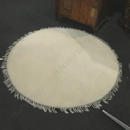 CIRCULAR RUG