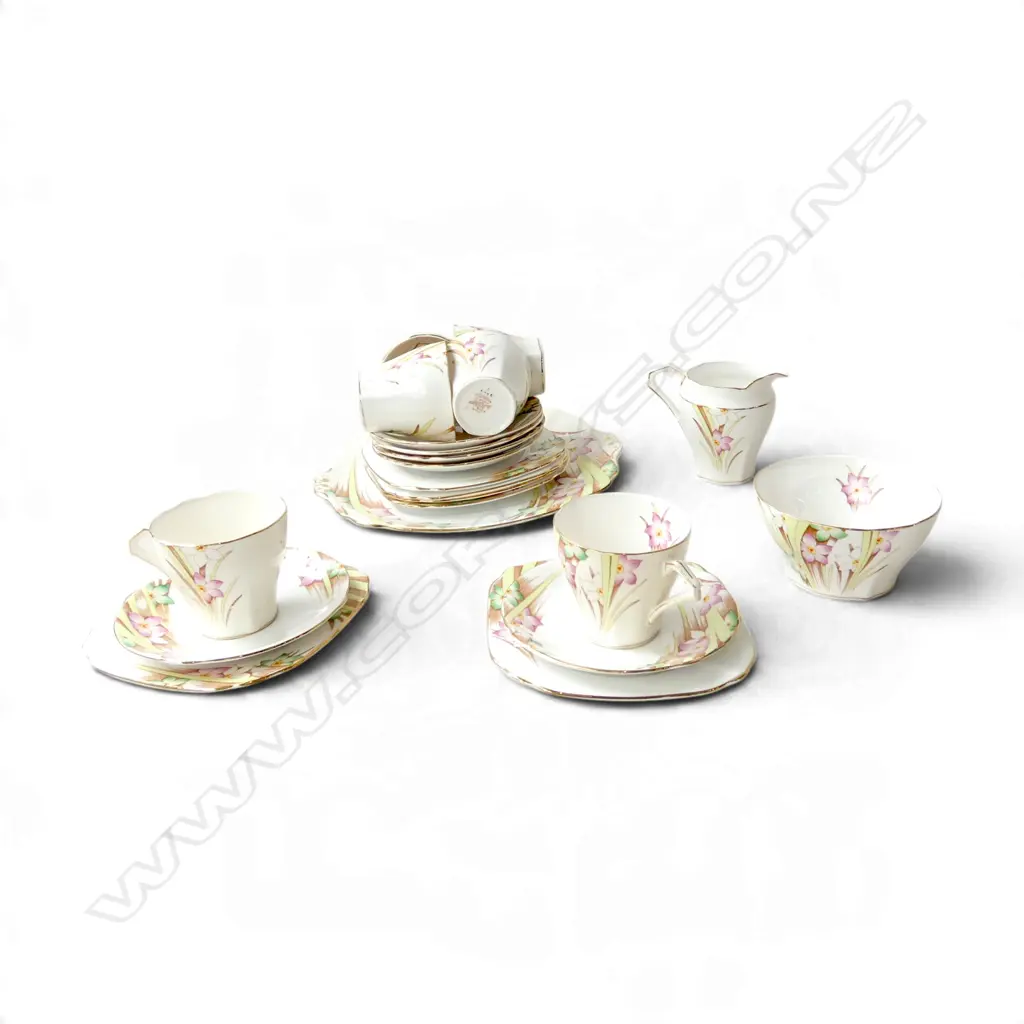 21 PCE 1930s BELL CHINA TEA SET Image 1++