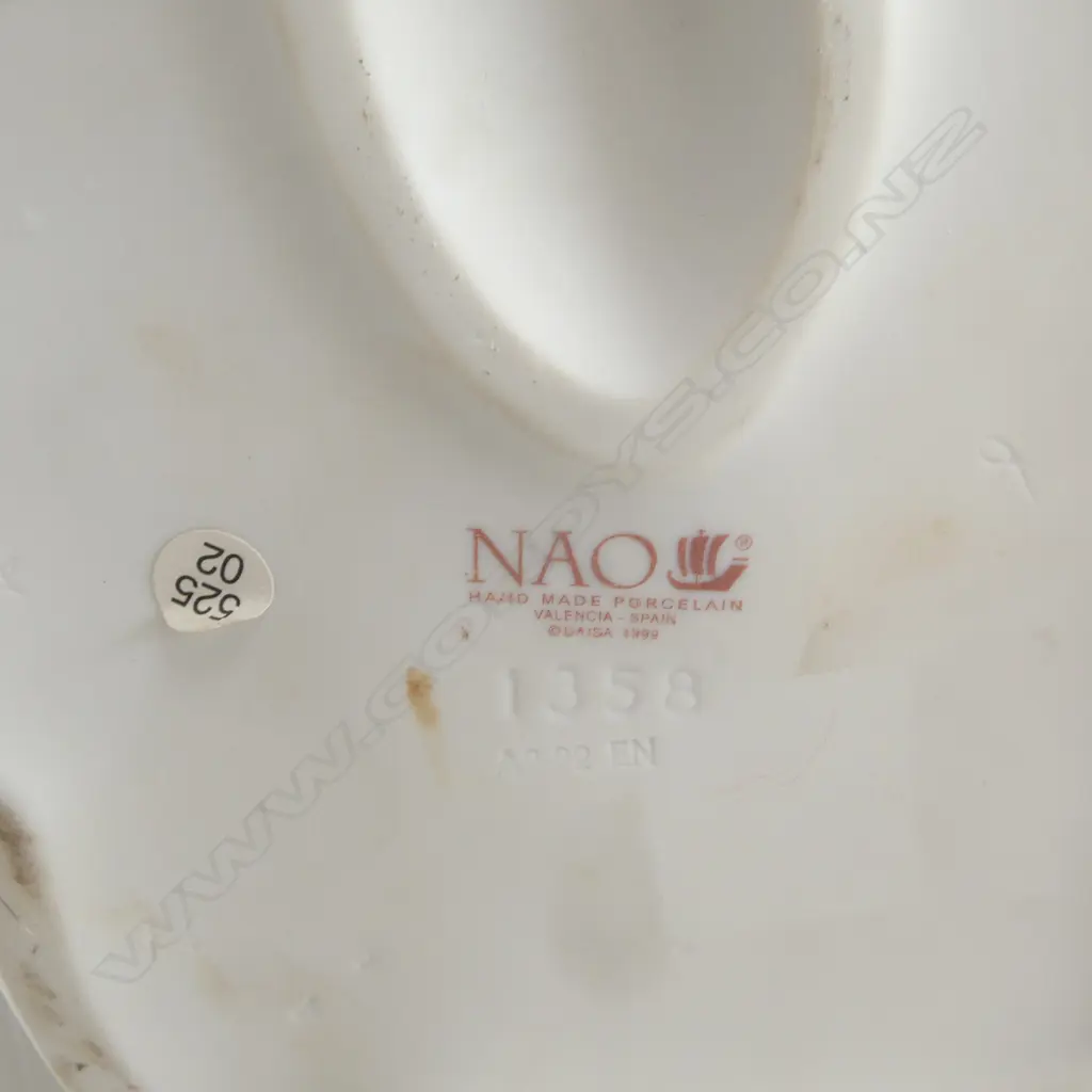 BOXED NAO FIGURINE 'THE LITTLE SWAN' L.280mm Image 1++