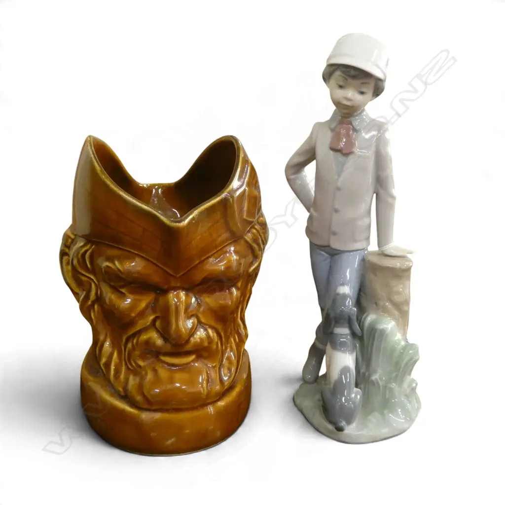 NAO FIGURINE + 'THE MCCALLUM' CHARACTER JUG H.240mm Image 1++