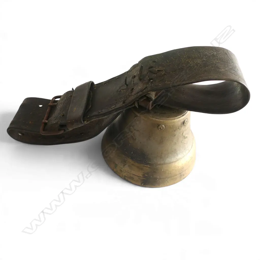 LG VINTAGE BRASS SWISS COW BELL ON LEATHER COLLAR 'A KHOLER & CIE' H.250mm Image 1++