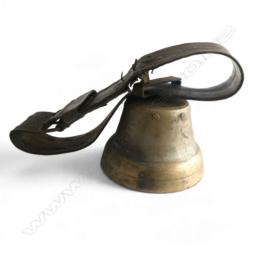 LG VINTAGE BRASS SWISS COW BELL ON LEATHER COLLAR 'A KHOLER & CIE' H.250mm Image 1++
