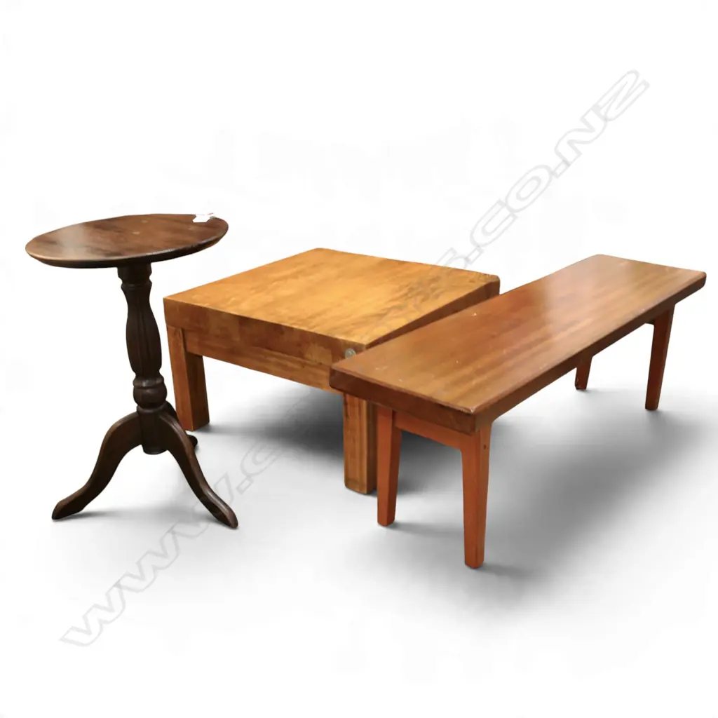 3 WOODEN TABLES; WINE H.550mm Image 1++