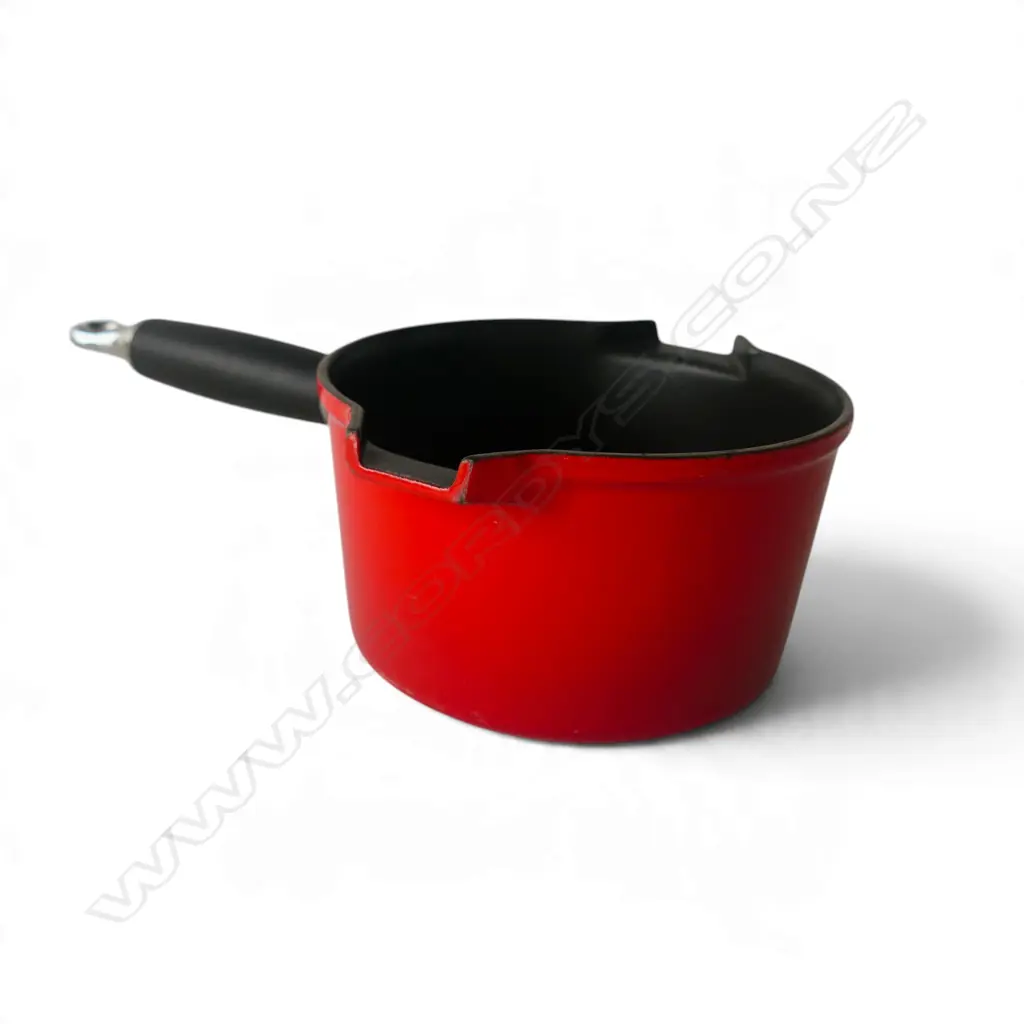 VINTAGE LE CREUSET CAST IRON SAUCEPAN, L.300mm Dia.18mm Image 1++