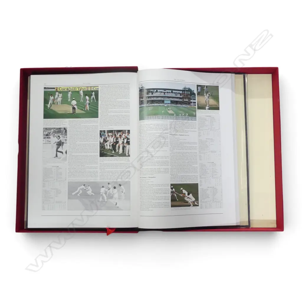 LGE BOOK 'MEN IN WHITE NZ INTER. CRICKET'. 356/1200 deluxe Ed. 1986 Pub. Boxed Image 1++