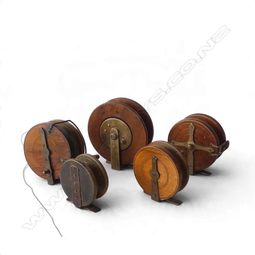 5 WOODEN FLY FISHING REELS 140mm dia Image 1++