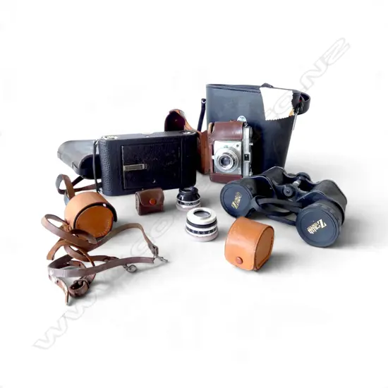 BINOCULARS, CAMERAS, KODAK FOLDING BELLOWS (C.1905)
