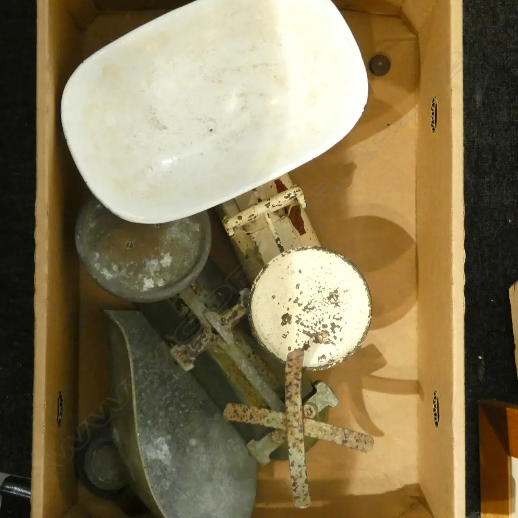 2 OLD SCALES w. ASST WEIGHTS Incl.1 SET Image 1++