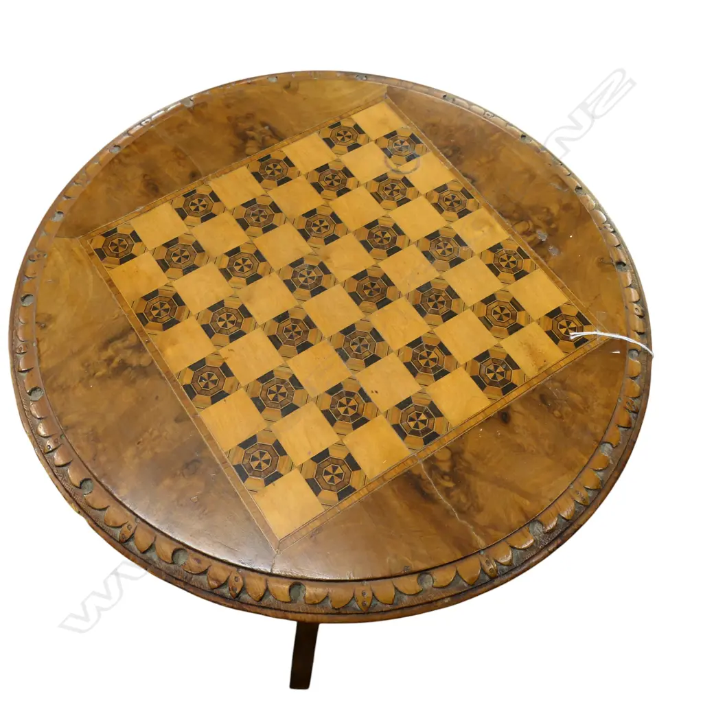 SIDE TABLE w. INLAID CHESS BOARD TOP H.760mm, 530mm dia Image 1++