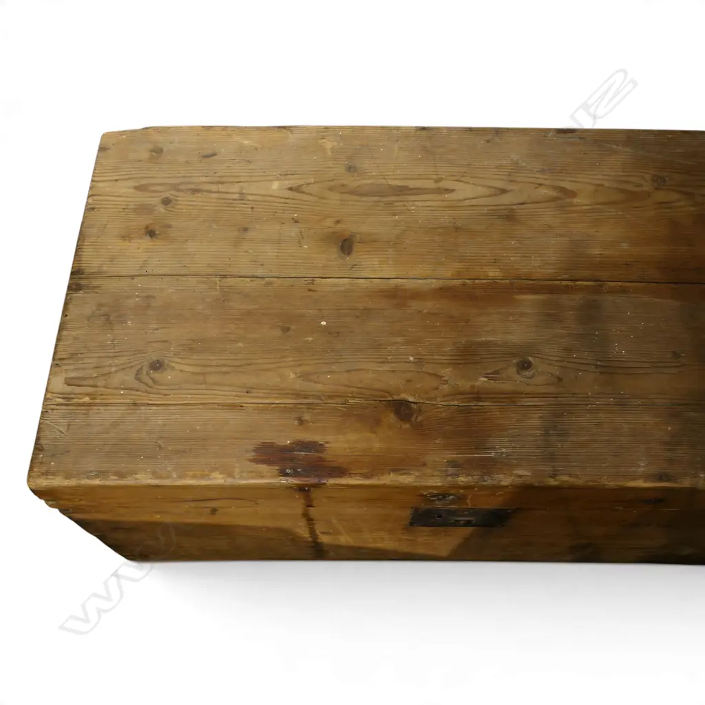 OLD PINE BOX faults 840x450x360mm Image 1++