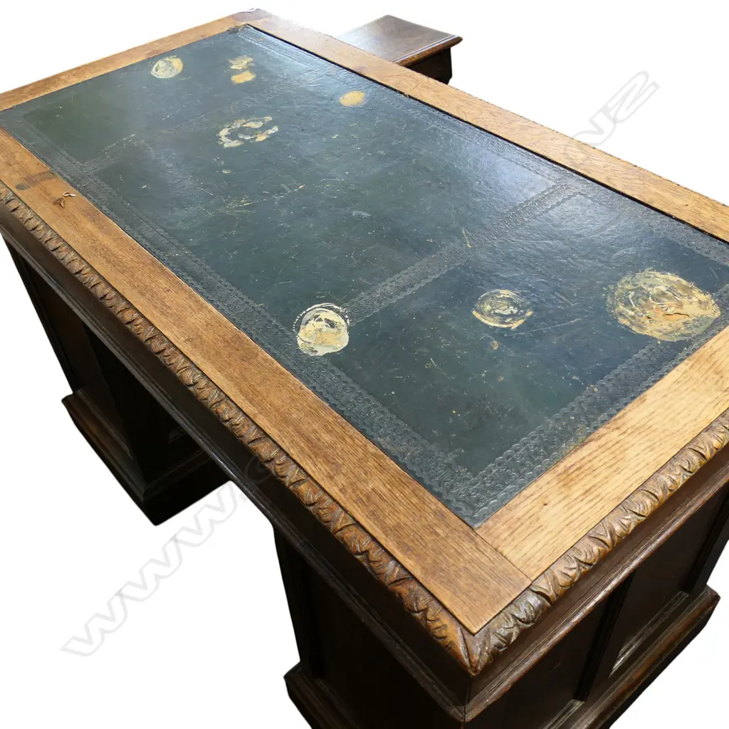 ANTIQUE OAK GREEN MAN DESK Image 1++