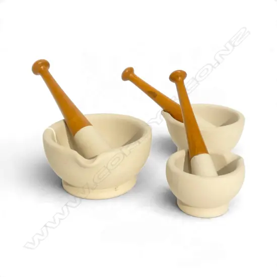 3 MORTAR & PESTLES H.75mm