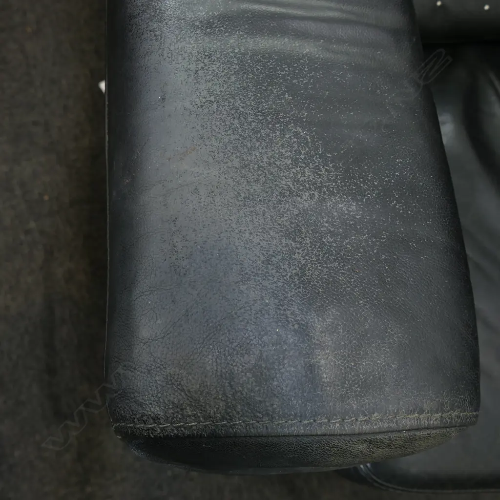 BLACK LEATHER ARMCHAIR 900x800x760mm Image 1++