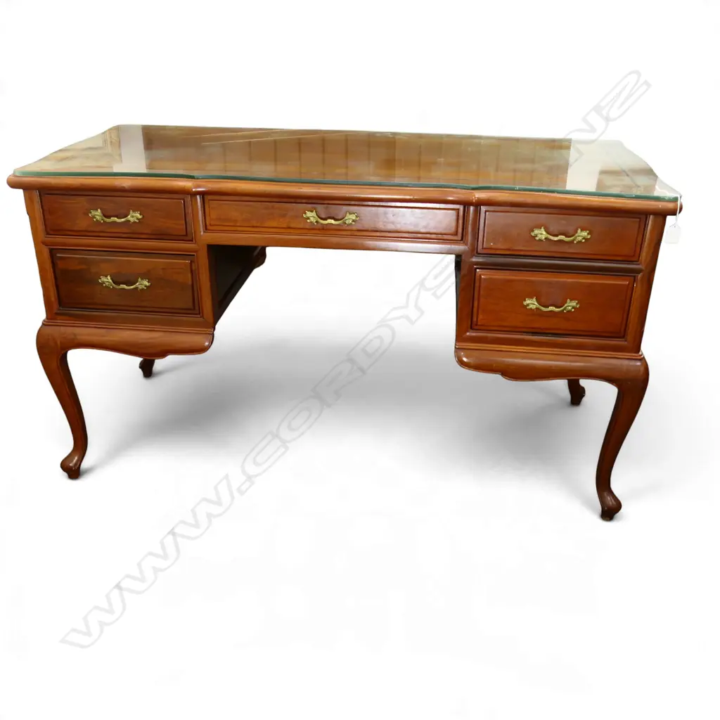 DESK w. GLASS TOP + MATCHING CHAIR 1350x600x770mm Image 1++