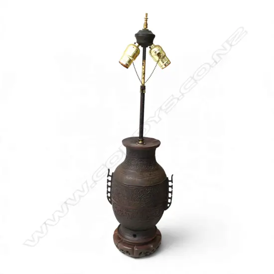 ORIENTAL ARCHAIC STYLE TABLE LAMP H.700mm