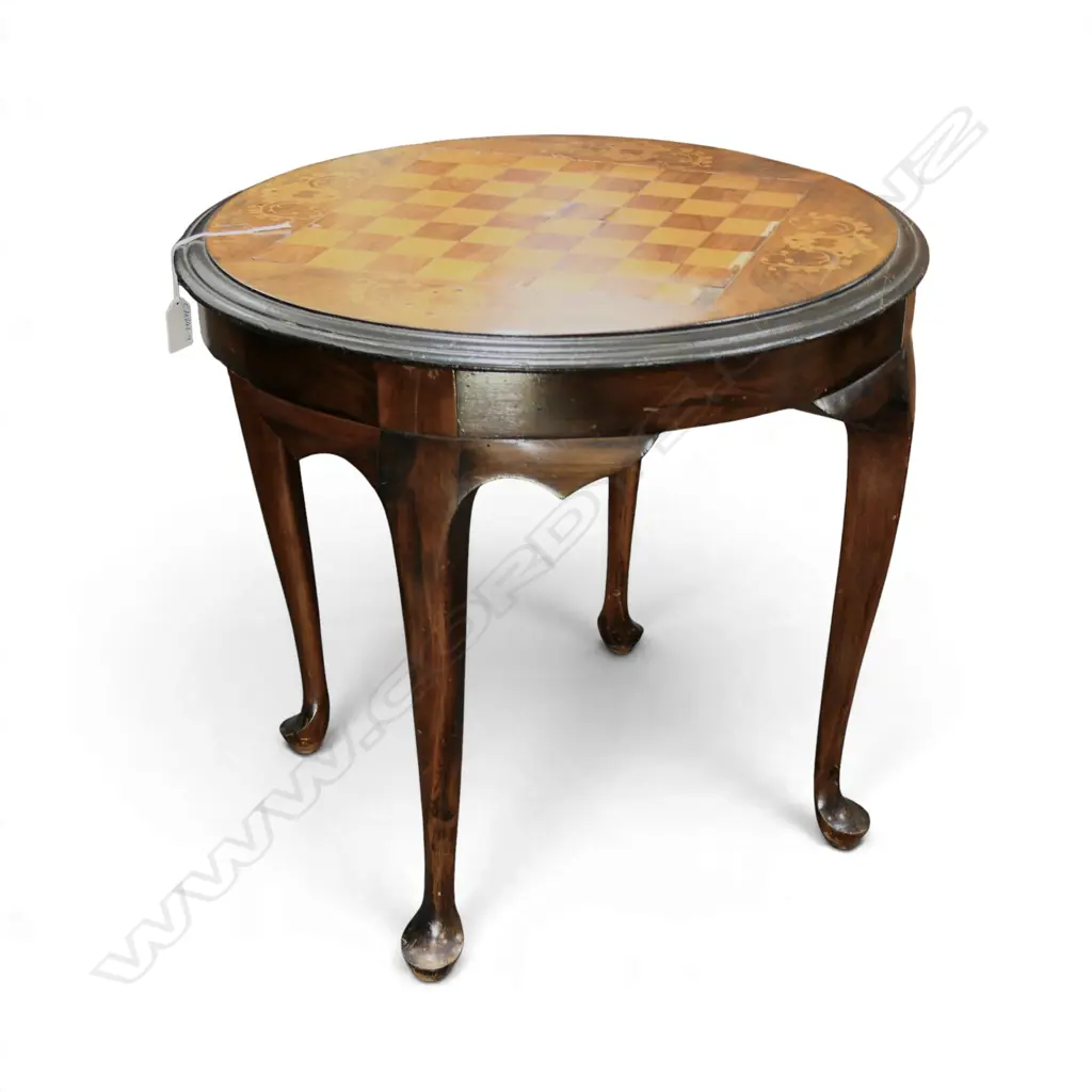 SIDE TABLE w. INLAID GAME TOP & PARQUETRY DESIGN faults H.470mm Image 1++