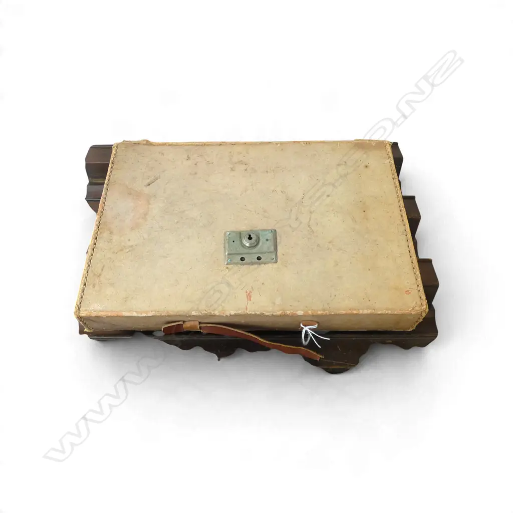 MAH JONG (BUTTERSCOTCH BAKELITE) + 4 WOODEN STANDS Image 1++