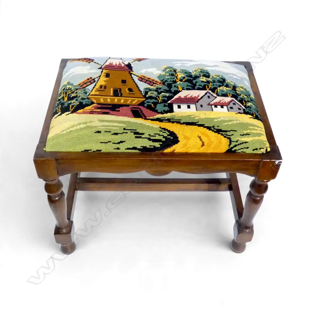 STOOL w. NEEDLEWORK SEAT W.510mm Image 1++