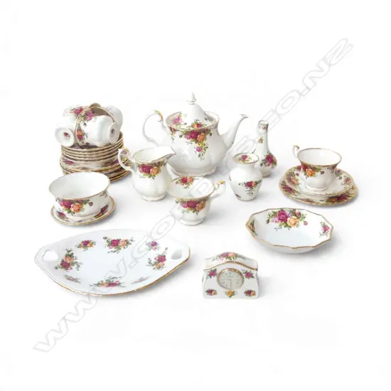 ROYAL ALBERT 'OLD COUNTRY ROSES' CHINA