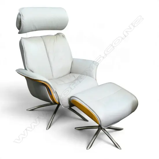 COMFORT NORWAY ARM CHAIR & FOOTREST faults