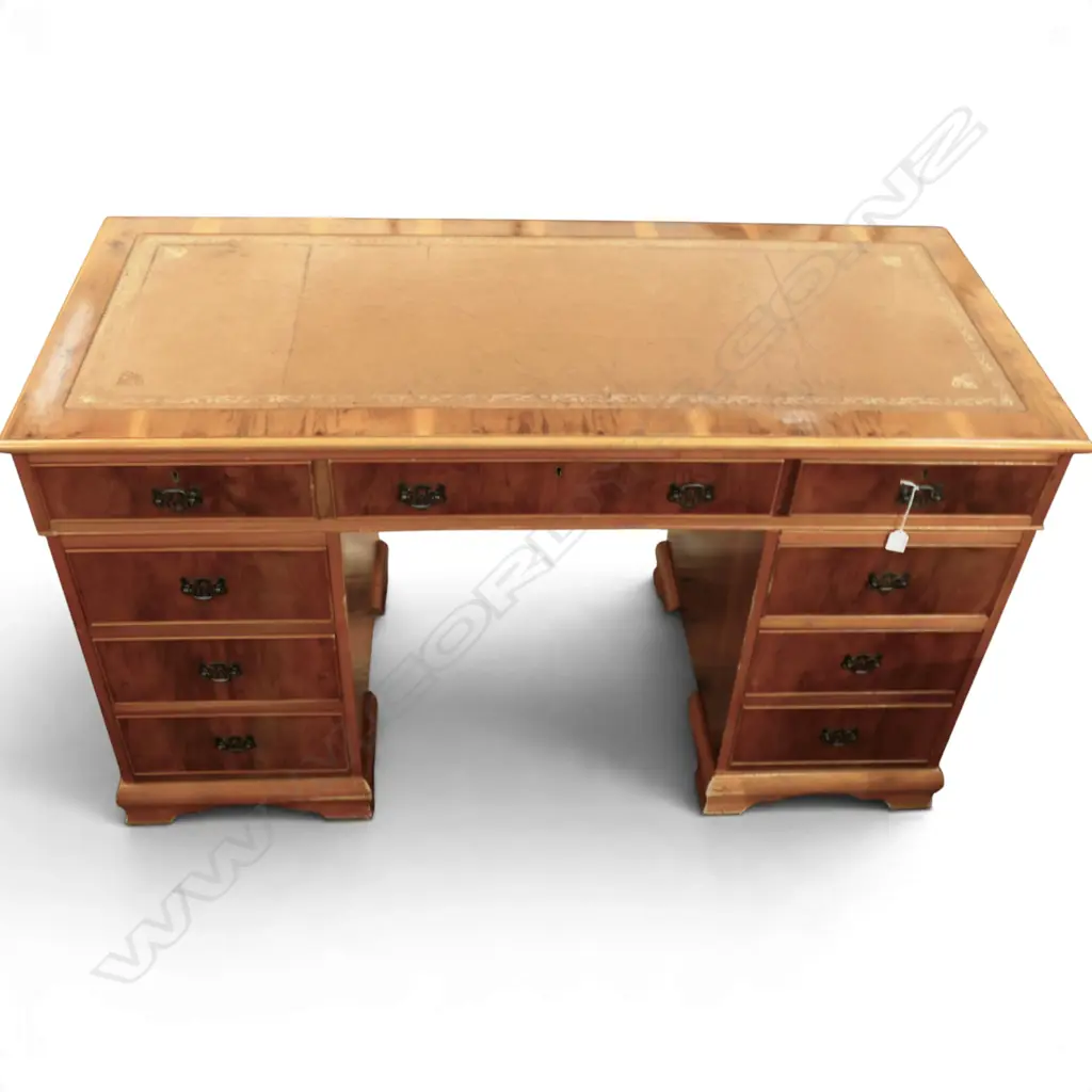YEW TWIN PEDESTAL DESK w. inset leather top 1380x605x800mm Image 1++