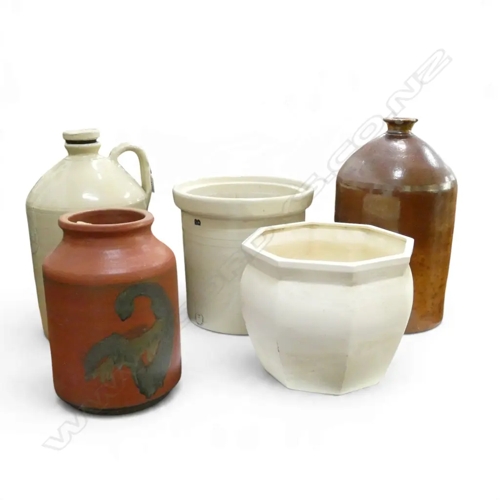 5 PCES POTTERY, CROCKS ETC (TEMUKA CROCK AF) Image 1++