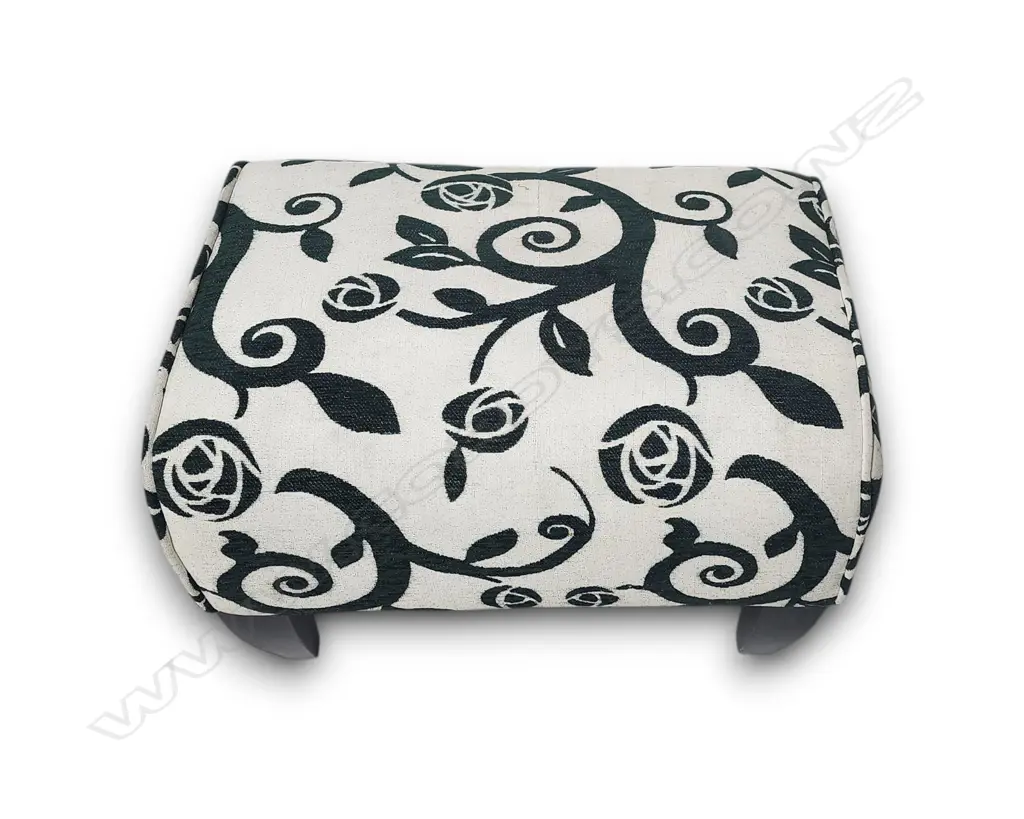 OTTOMAN WITH GREEN FLORAL AND CURLING VINE PATTERN ON AN OFF-WHITE GROUND Image 1++