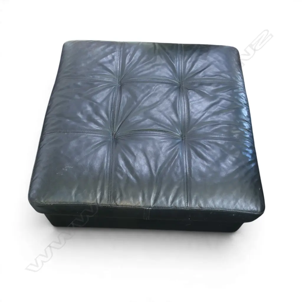 BLACK LEATHER OTTOMAN 730x730x450mm Image 1++