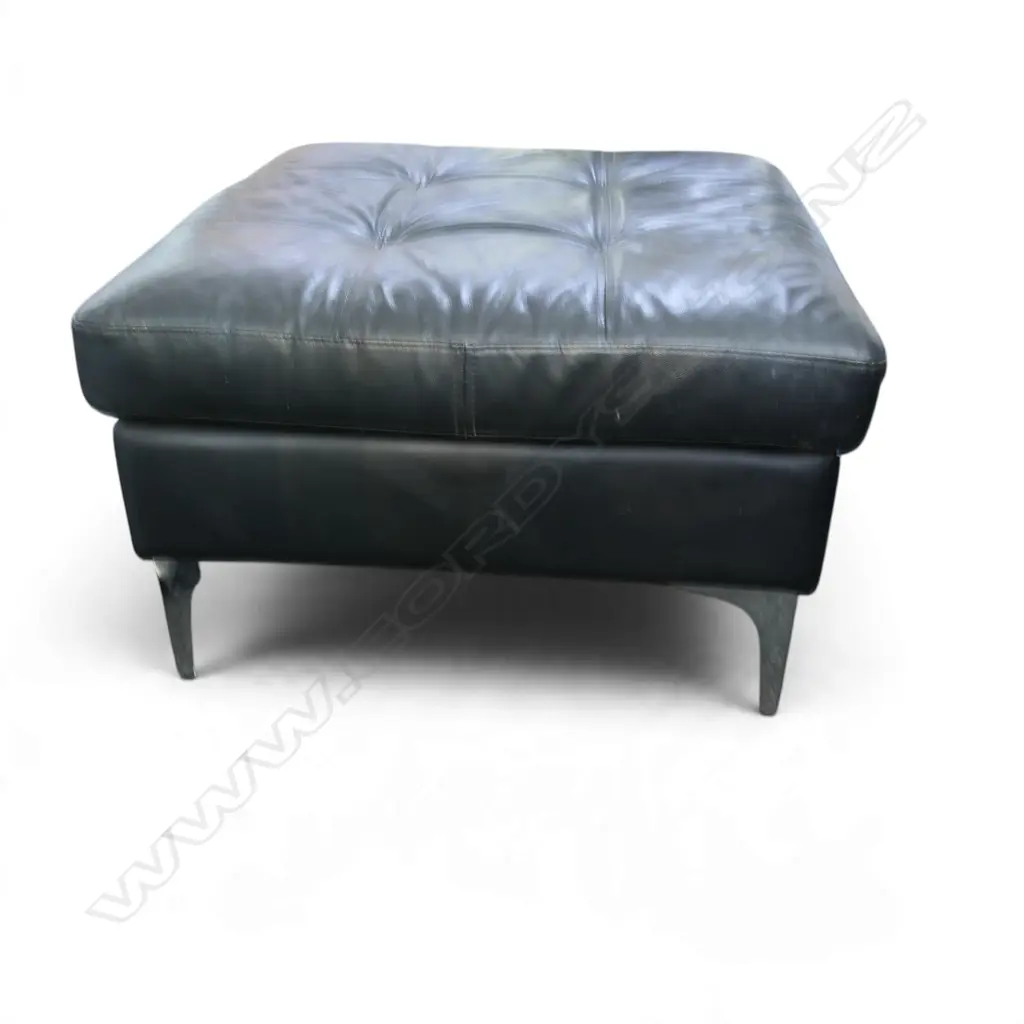 BLACK LEATHER OTTOMAN 730x730x450mm Image 1++