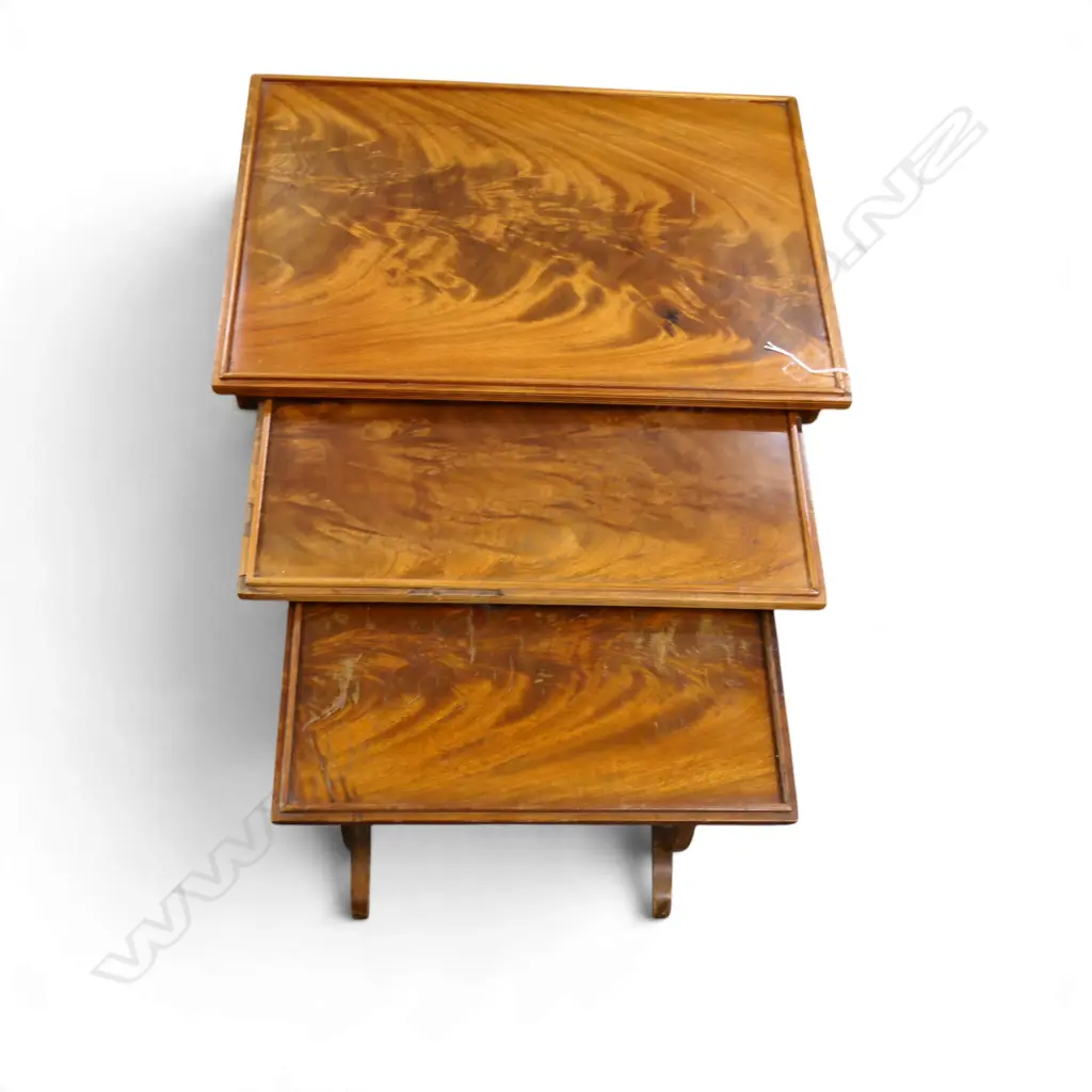3 NESTING TABLES W.510mm Image 1++