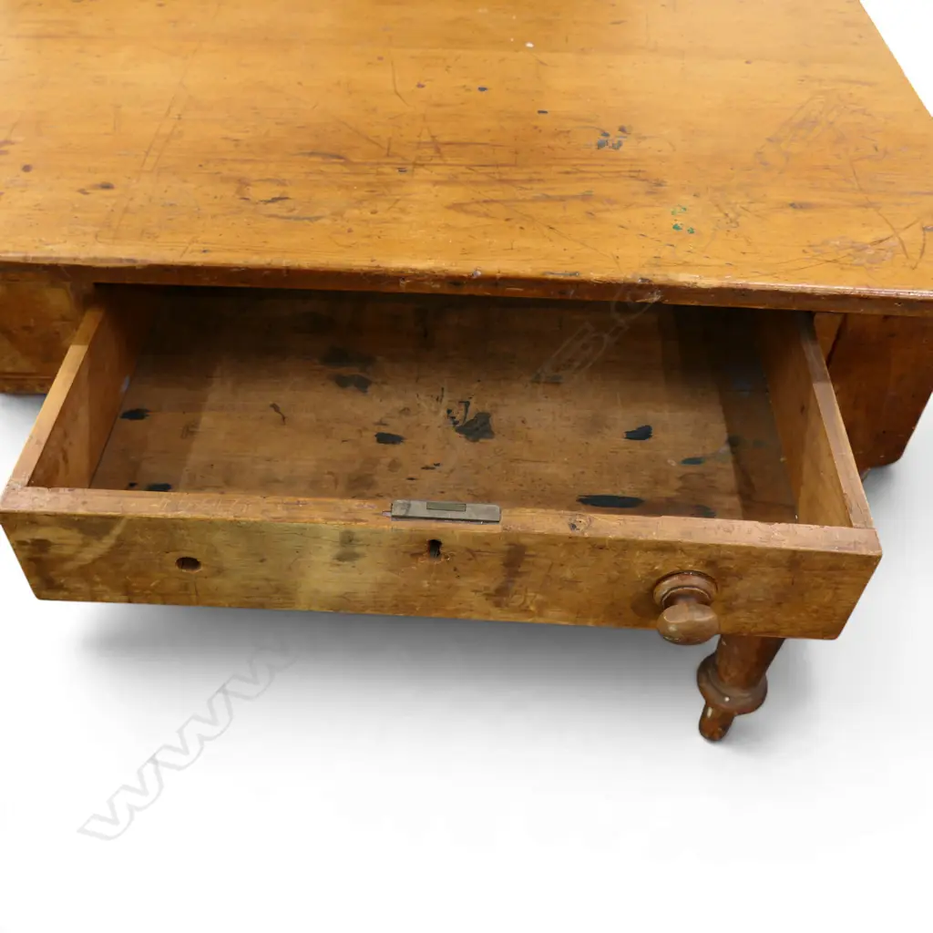 VINTAGE DESK w. 2 DRAWERS (1 KNOB MISSING) 1440x735x760mm Image 1++