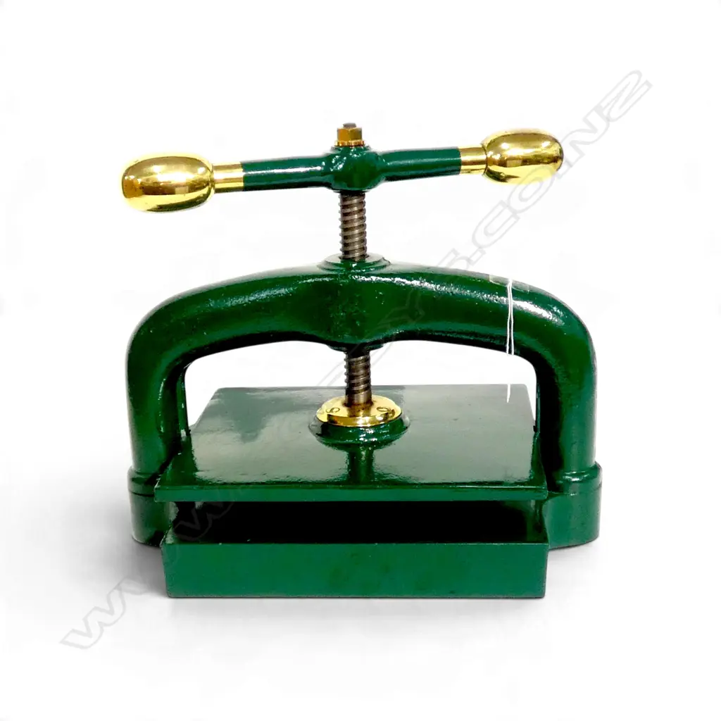 CAST IRON BOOK PRESS W.410mm Image 1++