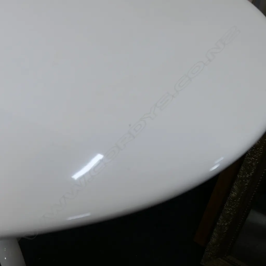 WHITE PAINTED VICTORIAN STYLE TABLE 1090x780x720mm Image 1++