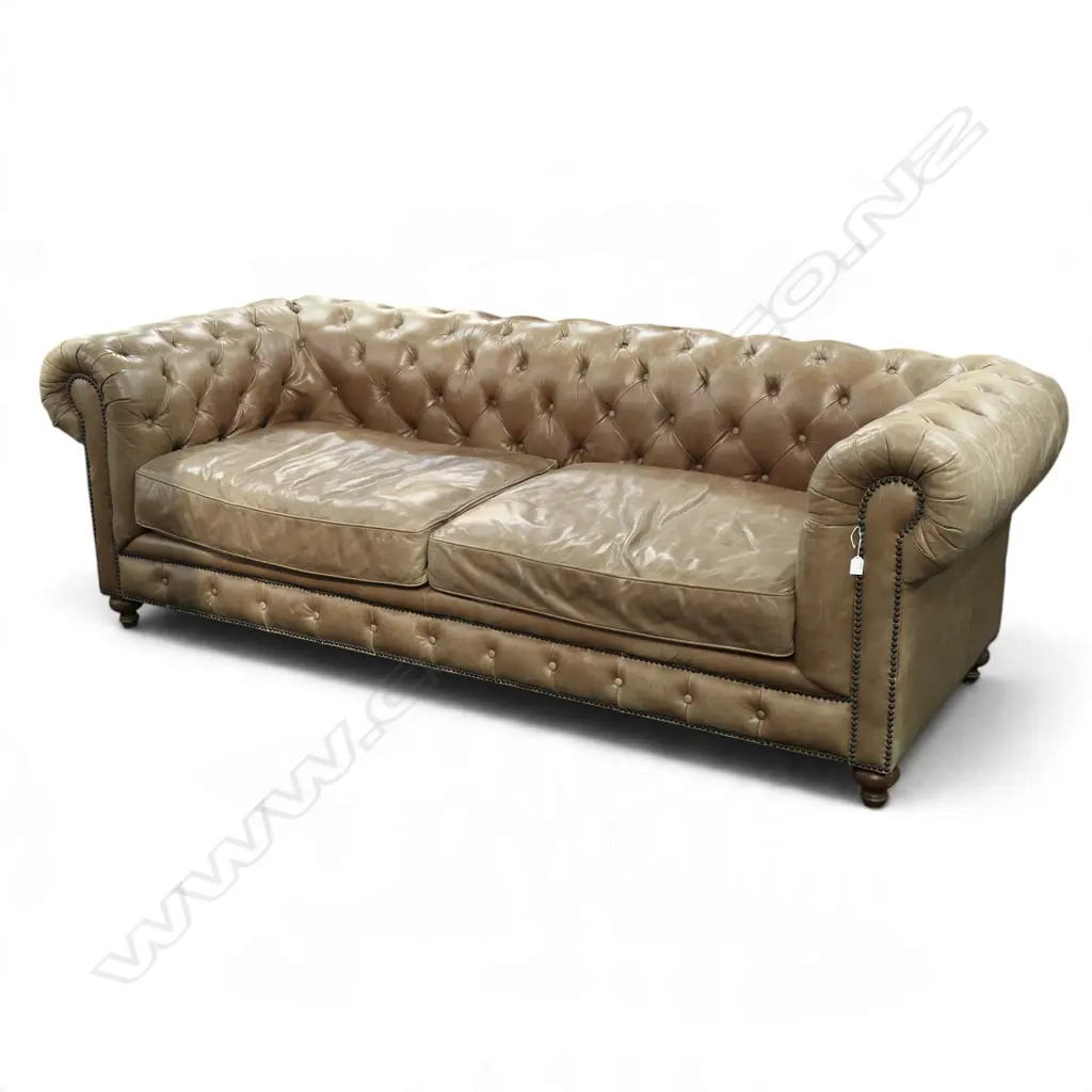 LARGE DEEP BUTTONED LEATHER CLUB TYPE CHESTERFIELD SOFA. Light tan tone. L.2450mm Image 1++