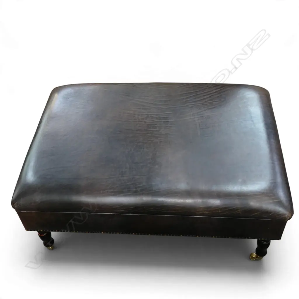 LEATHER OTTOMAN 1040x730x450mm Image 1++