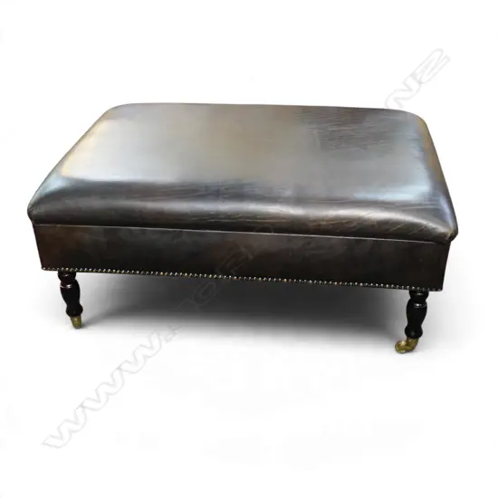LEATHER OTTOMAN 1040x730x450mm