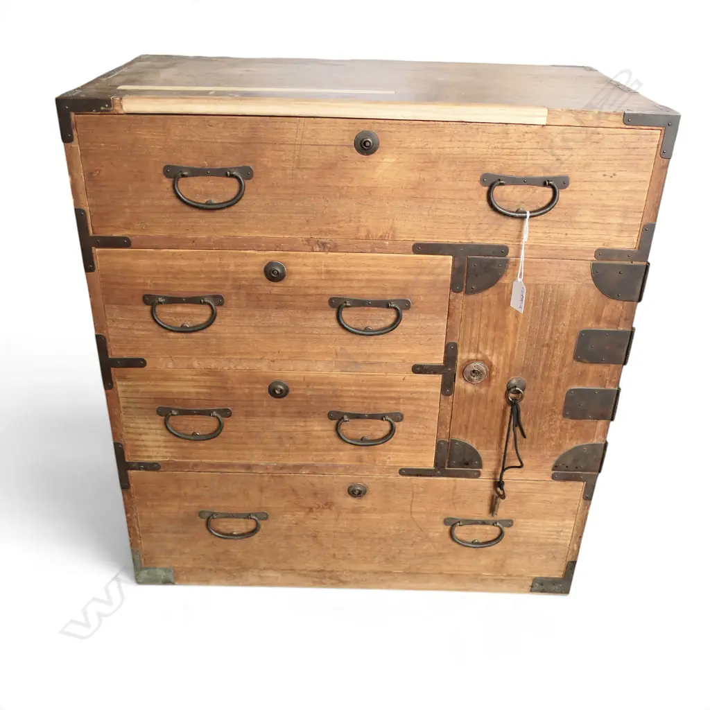VINTAGE JAPANESE SMALL WOODEN TANSU CHEST. With key H.665mm Image 1++